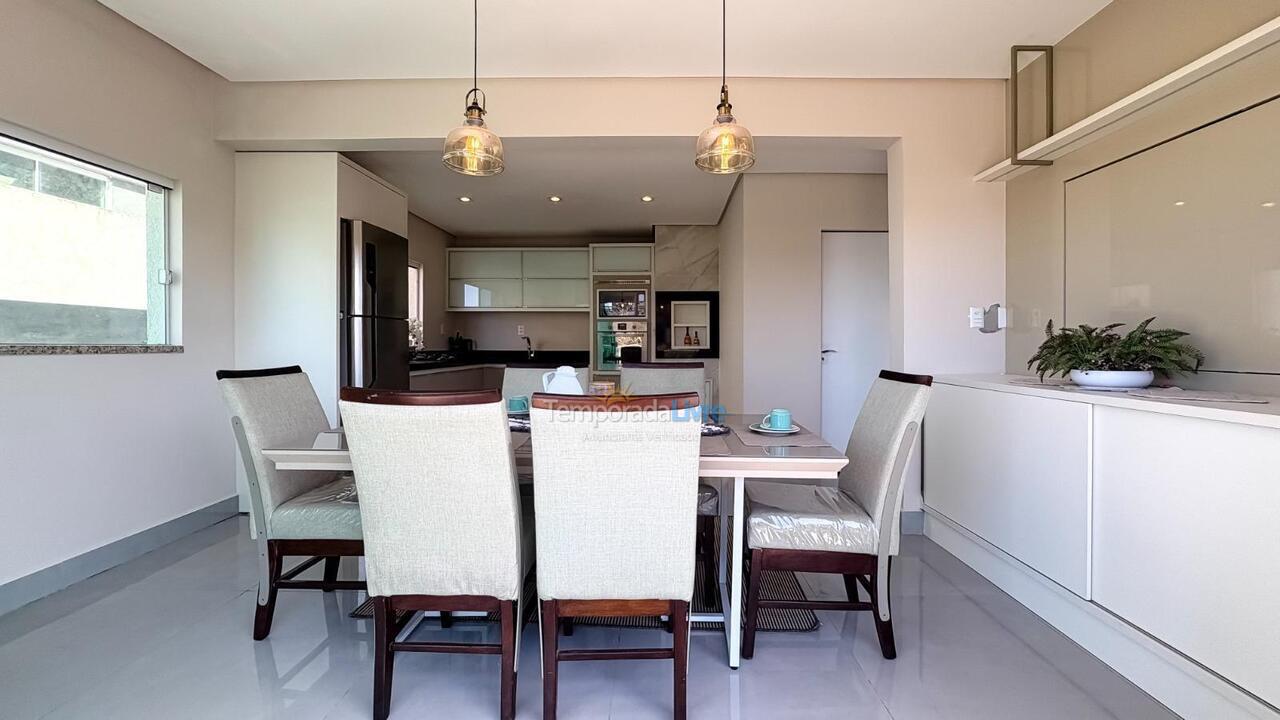 Apartment for vacation rental in Bombinhas (Canto Grande)