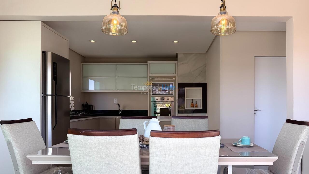 Apartment for vacation rental in Bombinhas (Canto Grande)