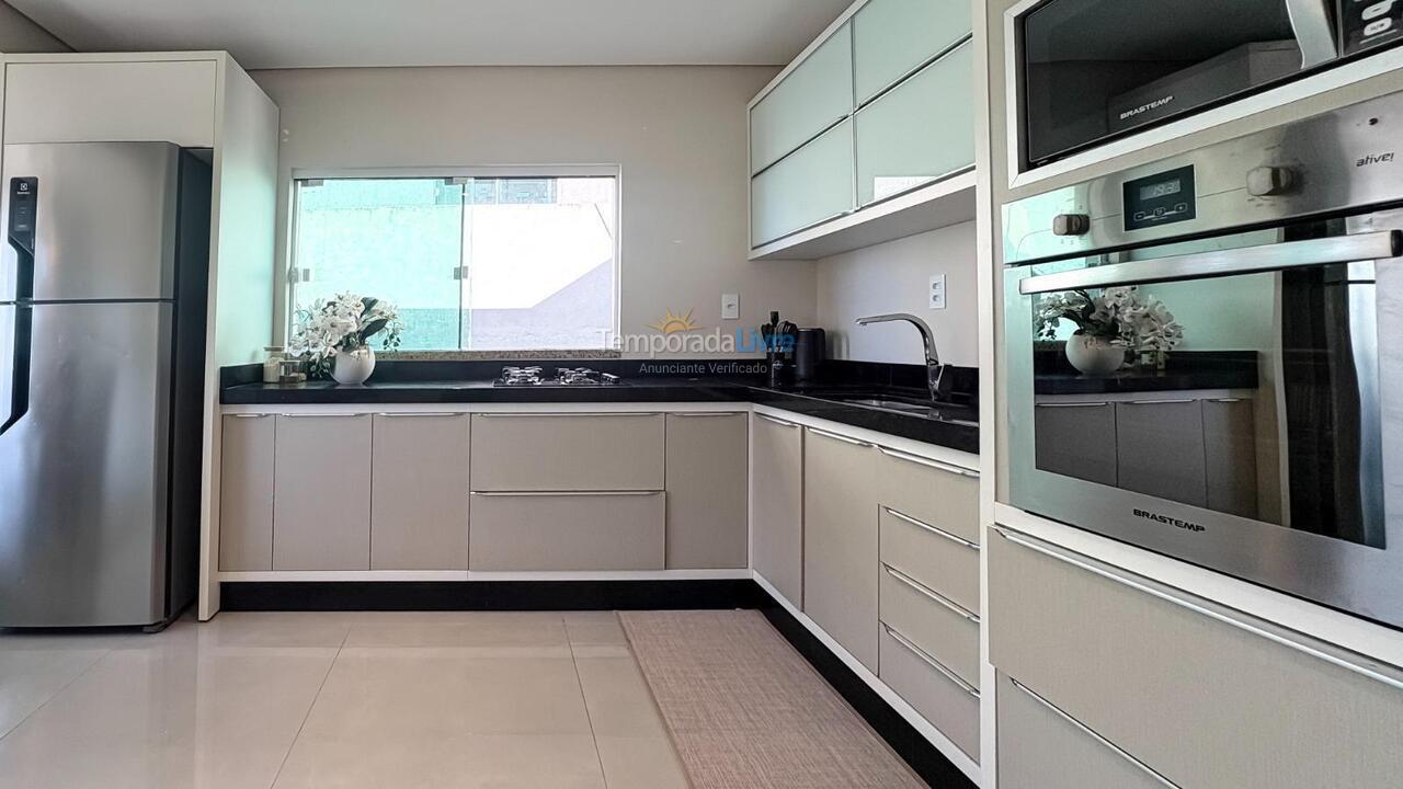 Apartment for vacation rental in Bombinhas (Canto Grande)