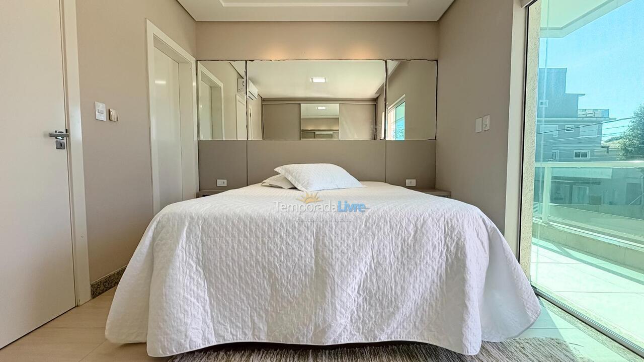 Apartment for vacation rental in Bombinhas (Canto Grande)