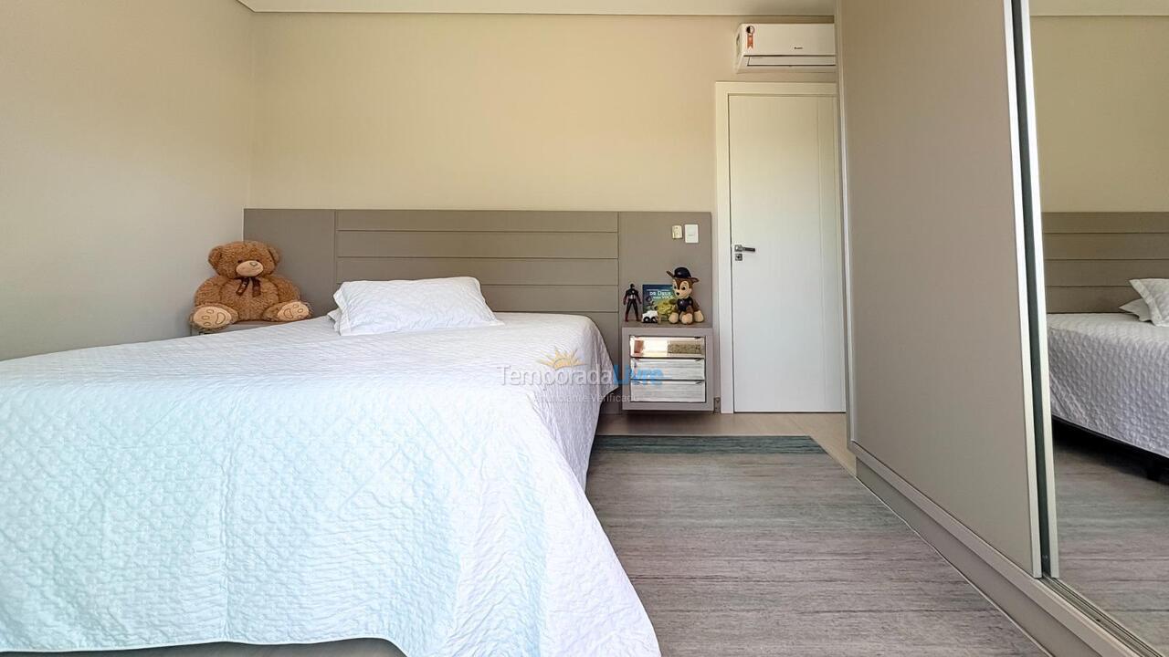 Apartment for vacation rental in Bombinhas (Canto Grande)