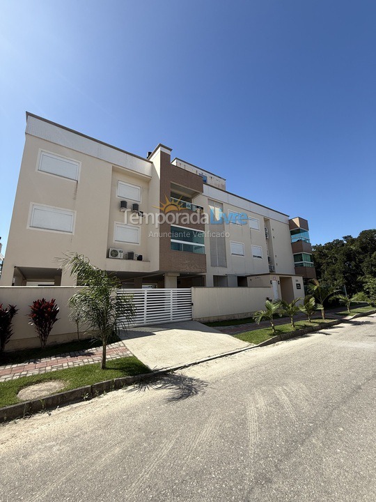 Apartamento para alquiler de vacaciones em Governador Celso Ramos (Praia de Palmas)