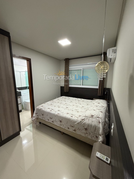 Apartamento para alquiler de vacaciones em Governador Celso Ramos (Praia de Palmas)