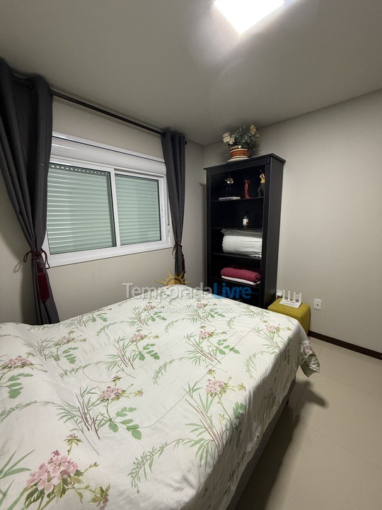 Apartamento para alquiler de vacaciones em Governador Celso Ramos (Praia de Palmas)