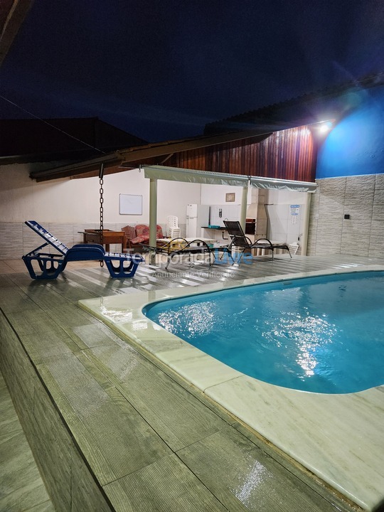 Casa para aluguel de temporada em Ubatuba (Maranduba)