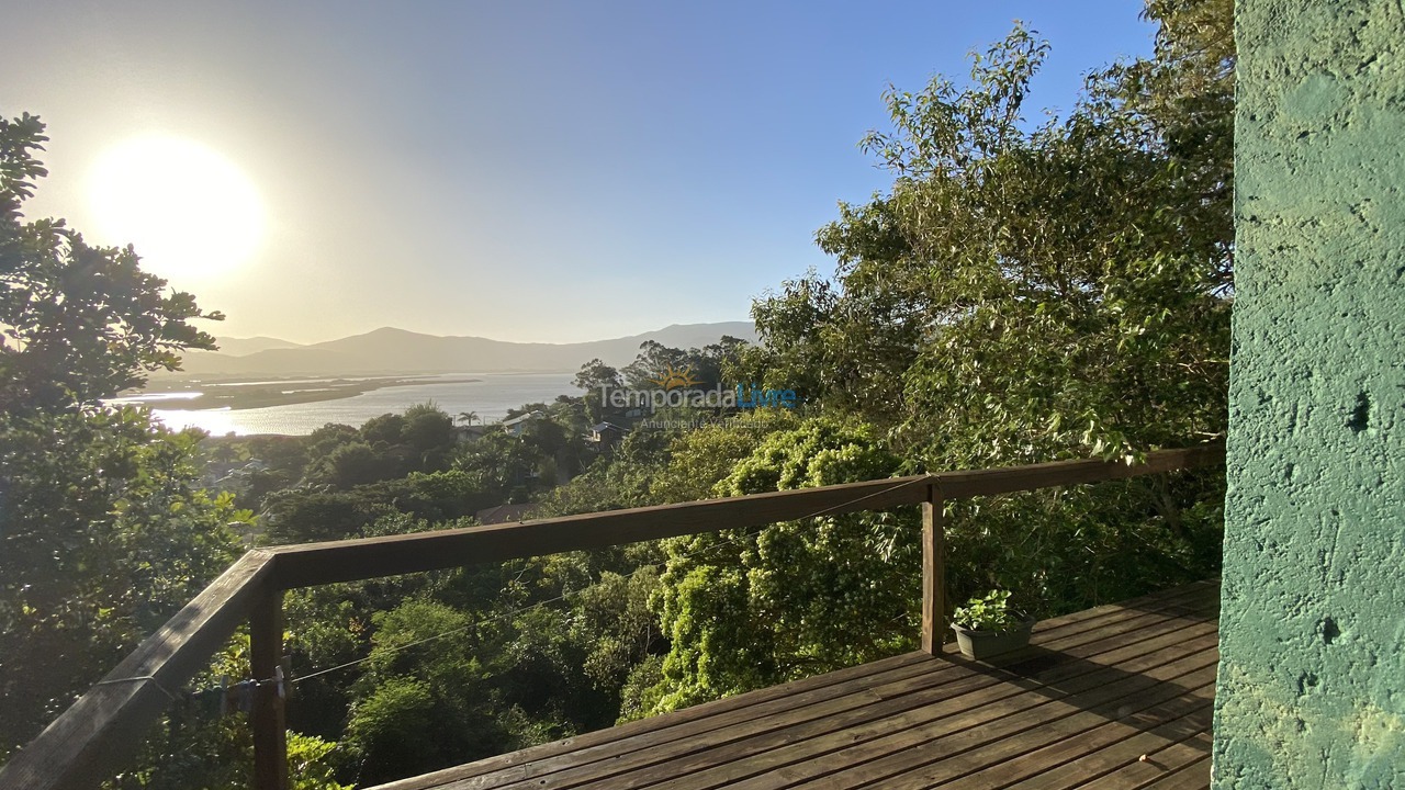 Casa para alquiler de vacaciones em Garopaba (Praia da Ferrugem)