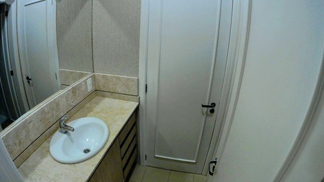 House in Jurere Internacional with pool, 4 blocks from the beach.