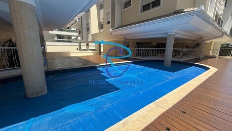 Piscina condomínio aquecida