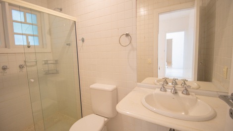 7 suítes Piscina privativa Espaço para famílias grandes