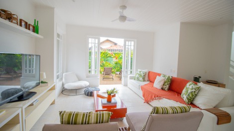 7 suítes Piscina privativa Espaço para famílias grandes