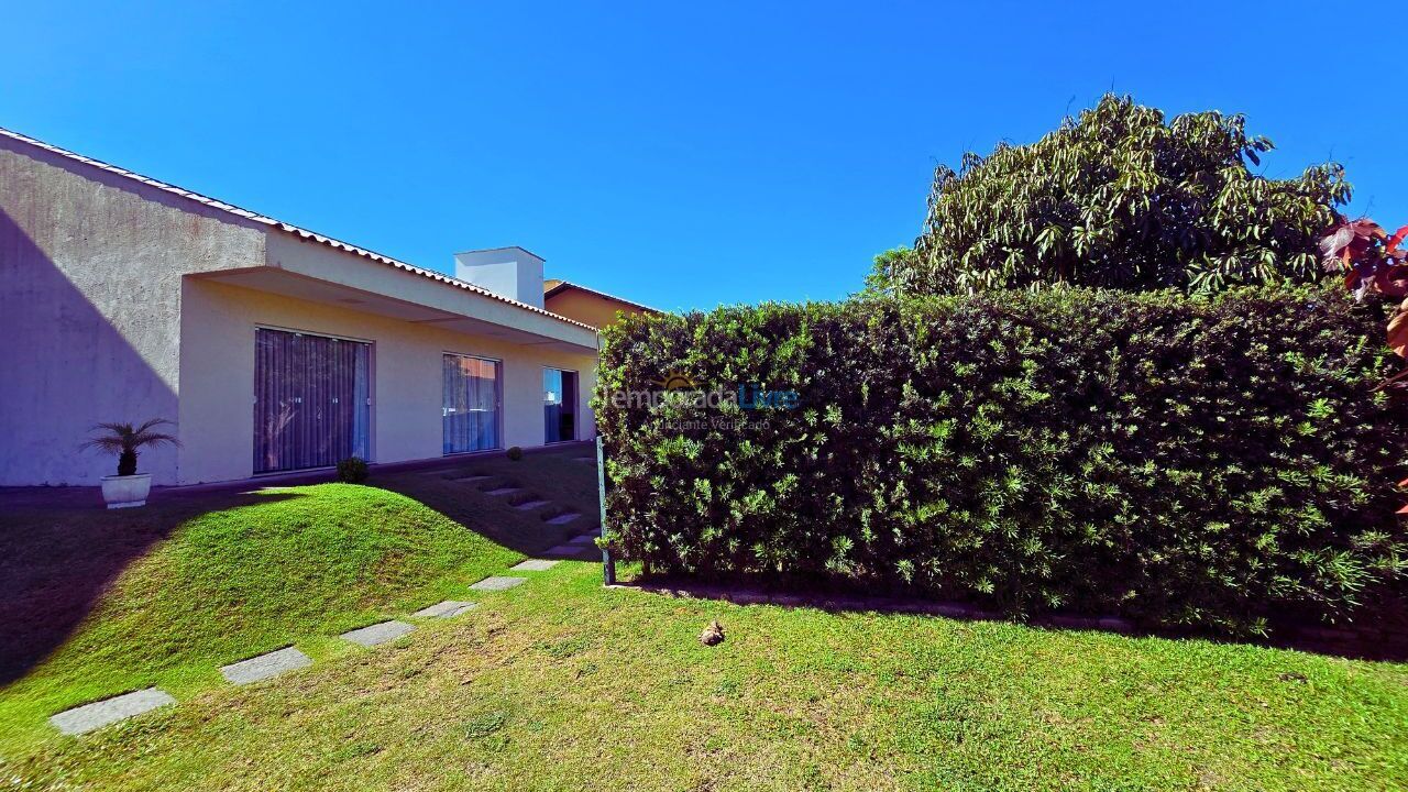 Apartamento para aluguel de temporada em Florianópolis (Praia do Santinho)