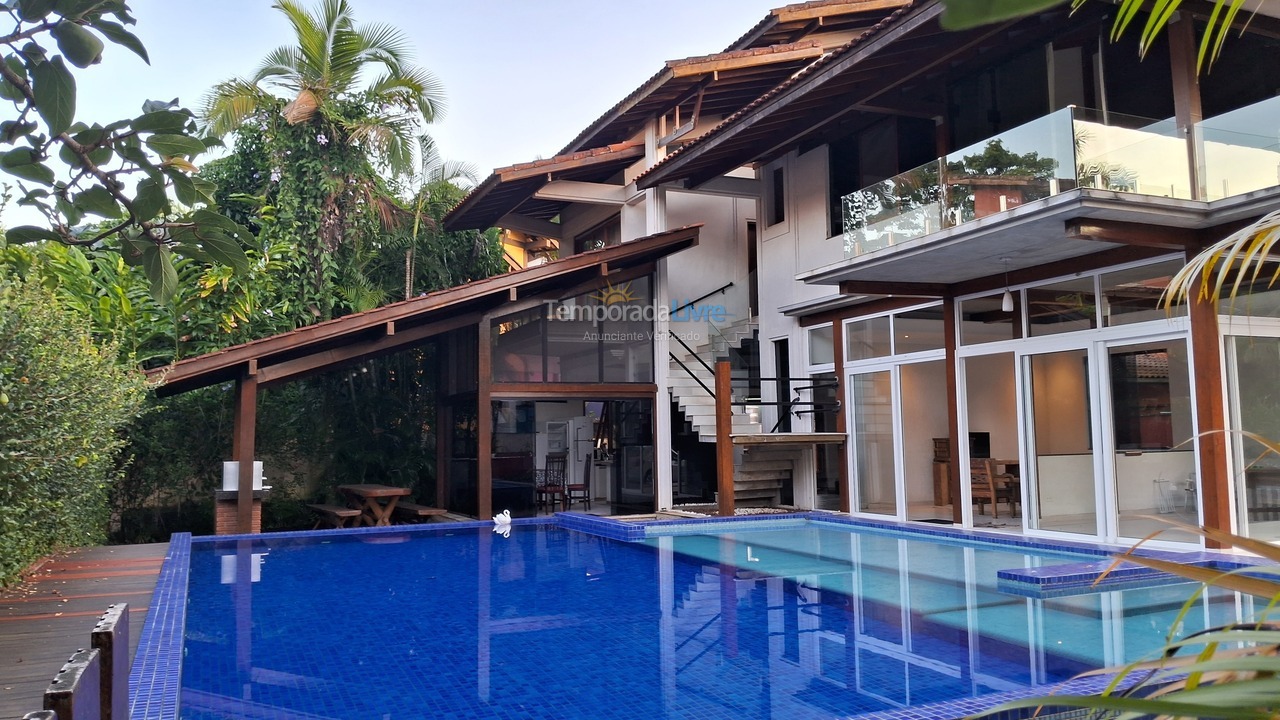 Casa para aluguel de temporada em São Sebastião (Praia da Baleia)