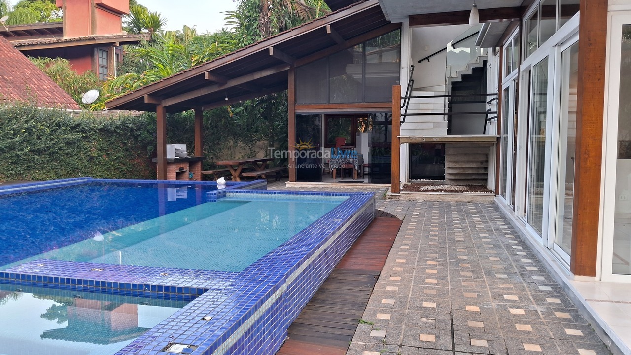 Casa para aluguel de temporada em São Sebastião (Praia da Baleia)