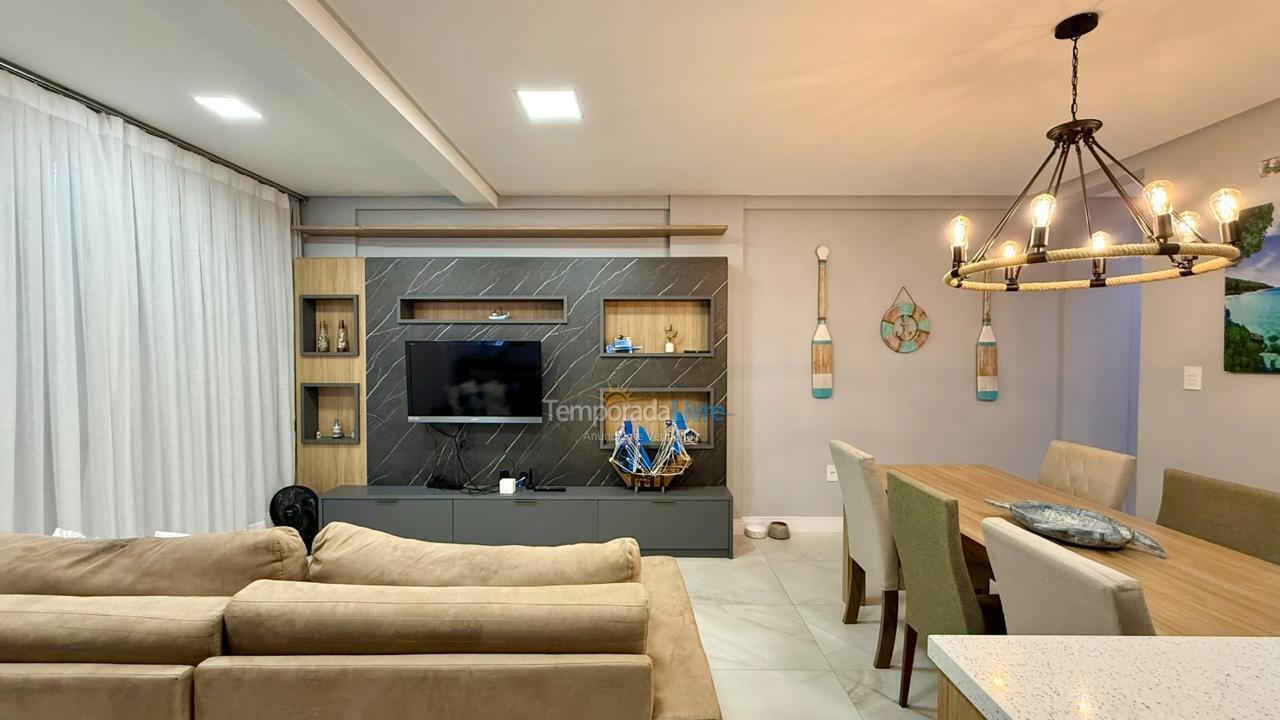 Apartment for vacation rental in Bombinhas (Praia de Bombas)