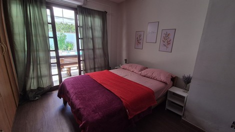 Casa grande con piscina en el centro – hasta 40 personas