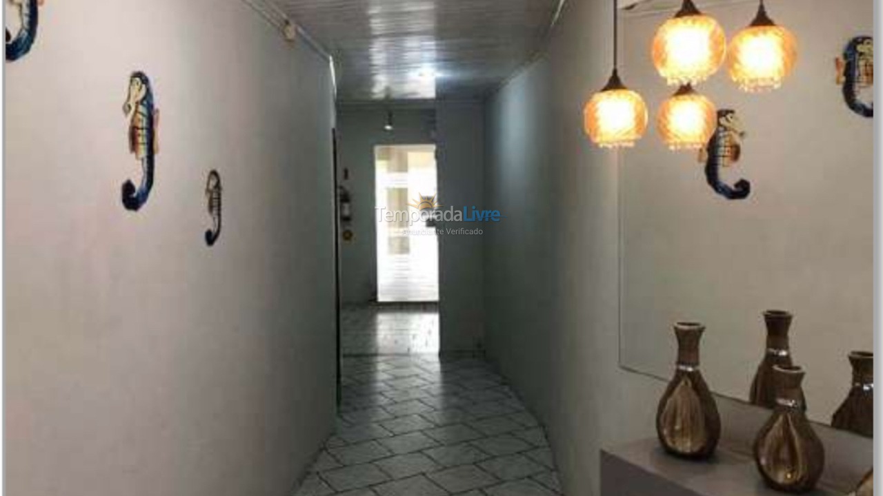 Apartamento para aluguel de temporada em Itapema (Canto da Praia)