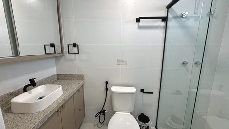 Ap 2 suítes para 6, pertinho da praia – localização excelente