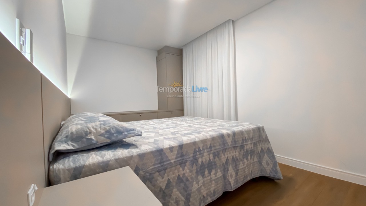 Apartamento para aluguel de temporada em Bombinhas (Praia de Bombas)