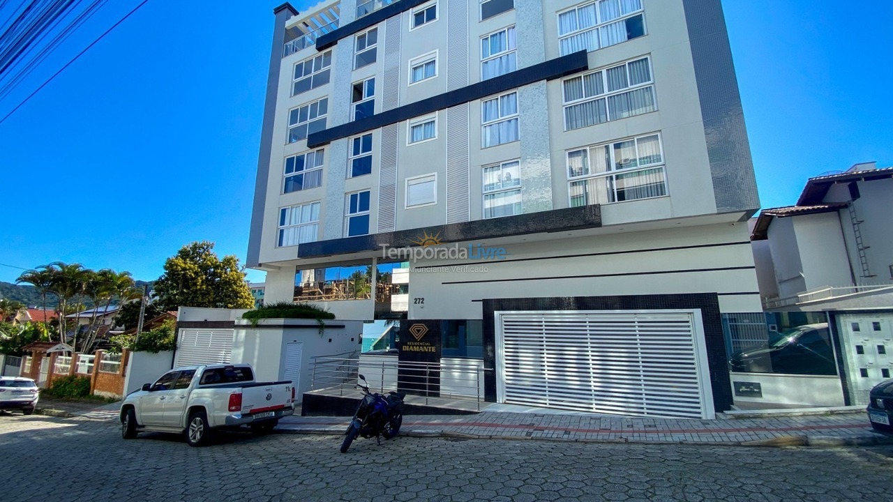 Apartamento para aluguel de temporada em Bombinhas (Praia de Bombas)