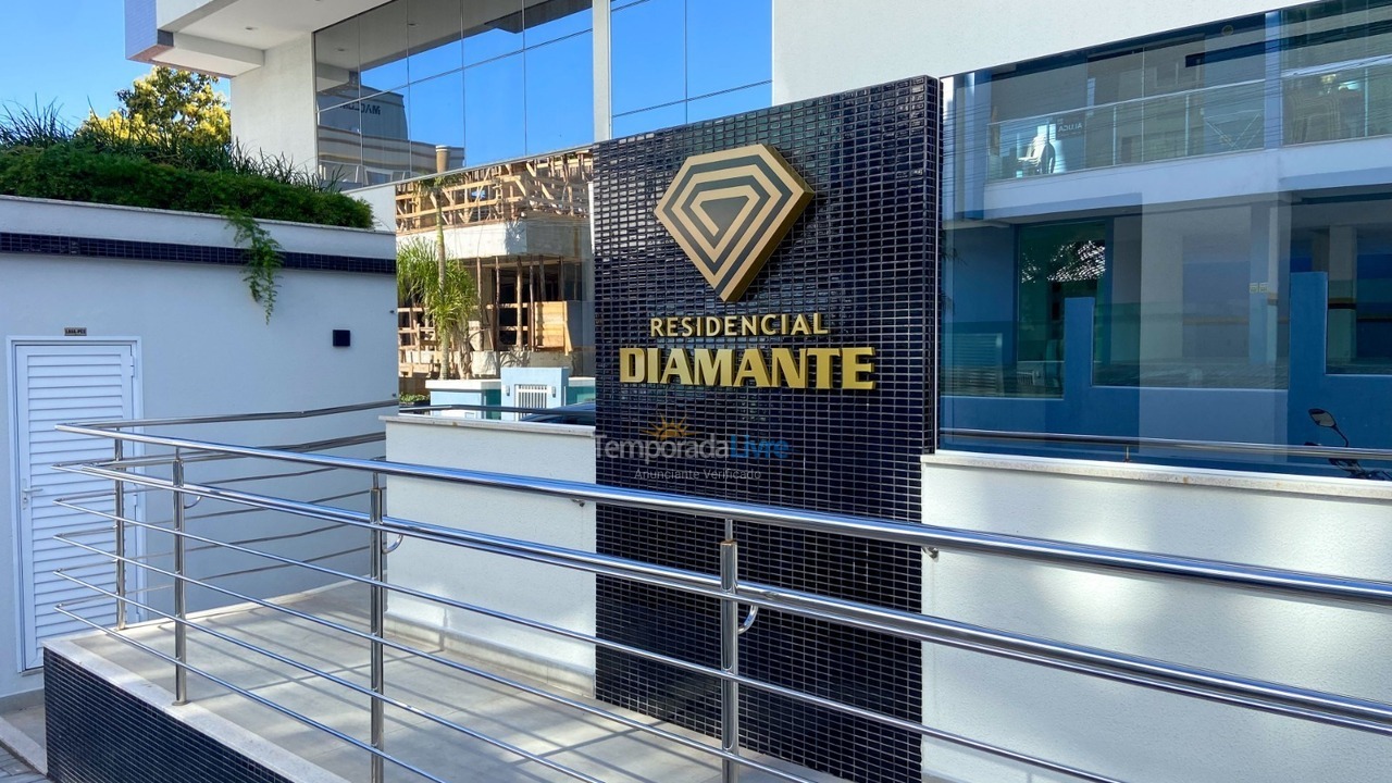 Apartamento para aluguel de temporada em Bombinhas (Praia de Bombas)