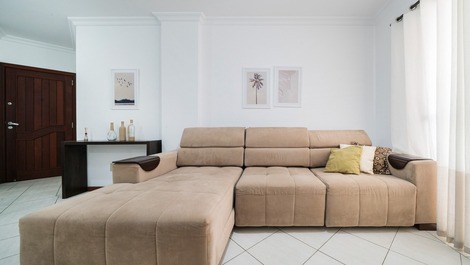 Apartment on the main avenue in Bombas! 2 bedrooms