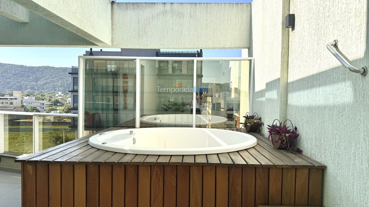 Apartamento para aluguel de temporada em Bombinhas (Praia de Bombas)