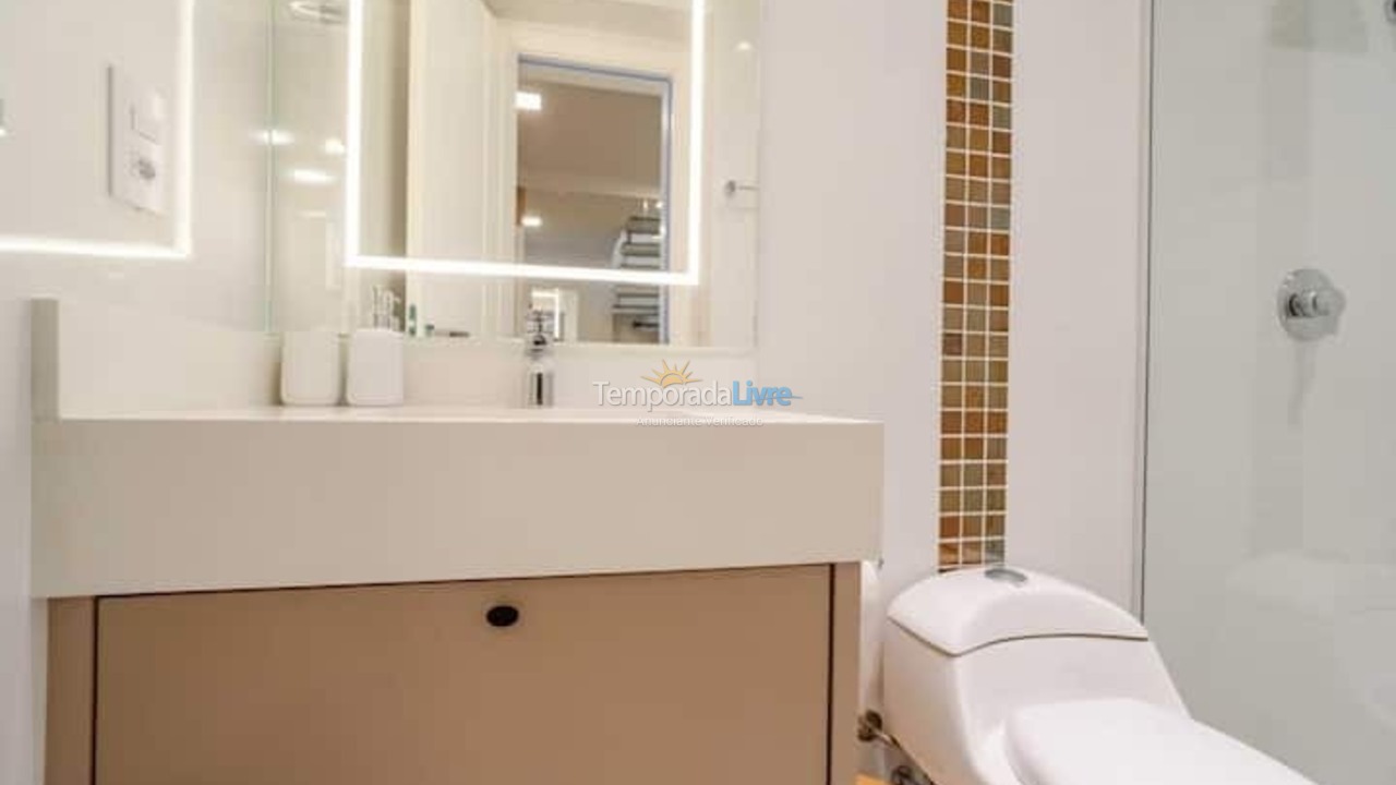 Apartamento para aluguel de temporada em Bombinhas (Praia de Bombas)