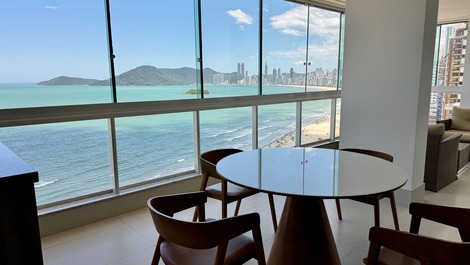 Luxo Frente-Mar na Av. Atlântica • 4 Suítes • Vista Total da Orla