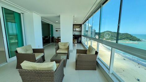 Luxo Frente-Mar na Av. Atlântica • 4 Suítes • Vista Total da Orla