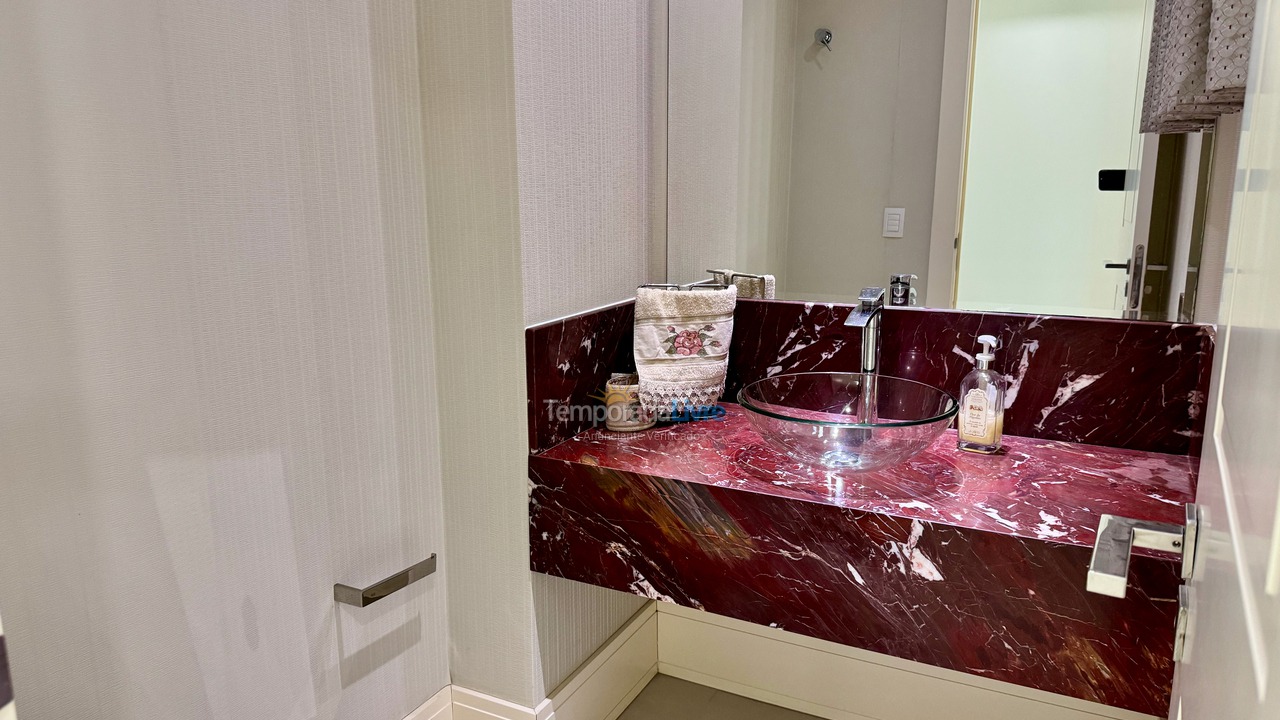 Apartamento para aluguel de temporada em Balneário Camboriú (Praia Central)