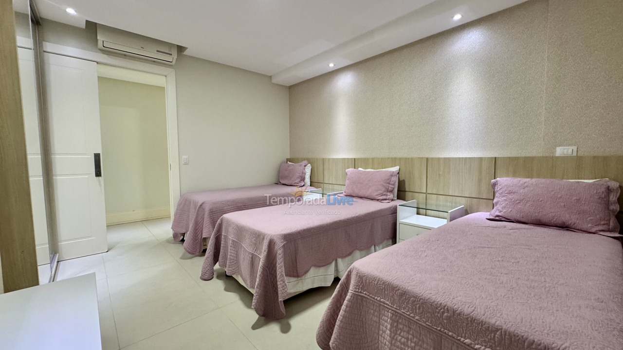 Apartamento para aluguel de temporada em Balneário Camboriú (Praia Central)