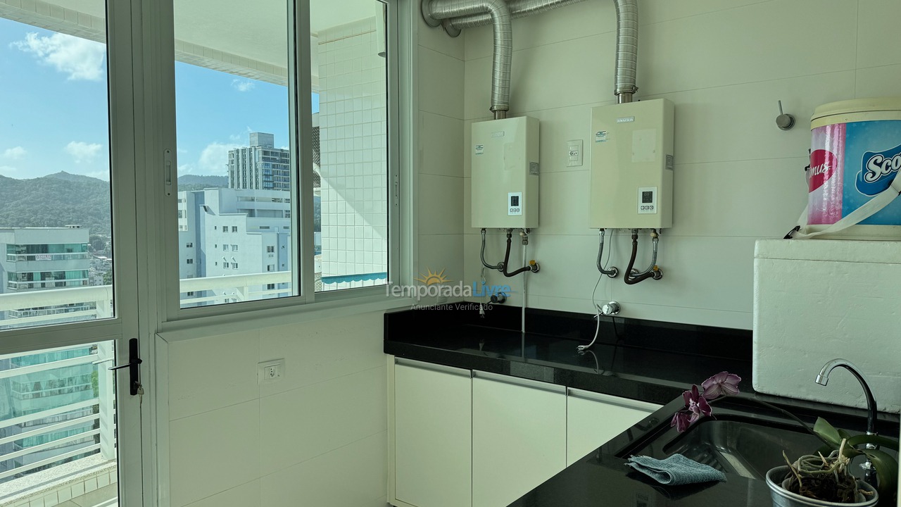 Apartamento para aluguel de temporada em Balneário Camboriú (Praia Central)