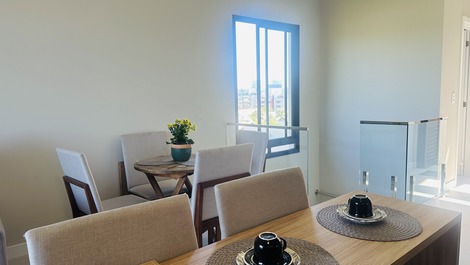 NUEVO - Mariscal - Ático dúplex con 3 suites. Se están terminando los muebles. Disponible a partir de diciembre.