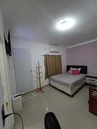 Vacation rental in Guarujá – Complete house 350m from Pernambuco Beach