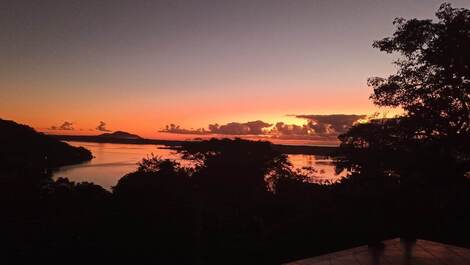 Loft Arcano Maior. Unique retreat. Views of the forest, the lagoon, and the sea!