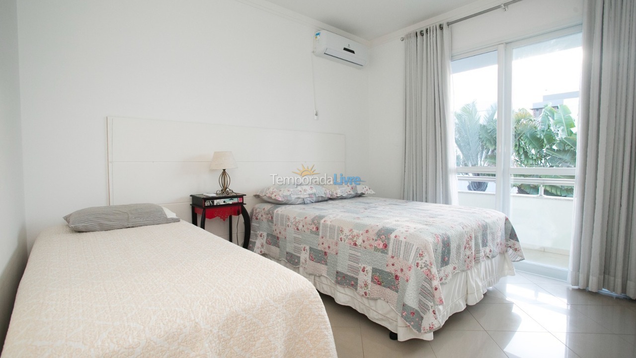 Casa para aluguel de temporada em Florianopolis (Jurerê Internacional)