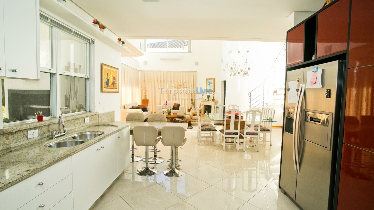 Casa para aluguel de temporada em Florianopolis (Jurerê Internacional)