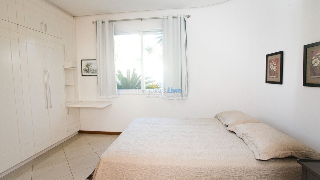 Casa para aluguel de temporada em Florianopolis (Jurerê Internacional)