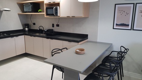 Ap. Alto Padrão Caiçara Próximo a Feirinha e 200 MT da Praia e