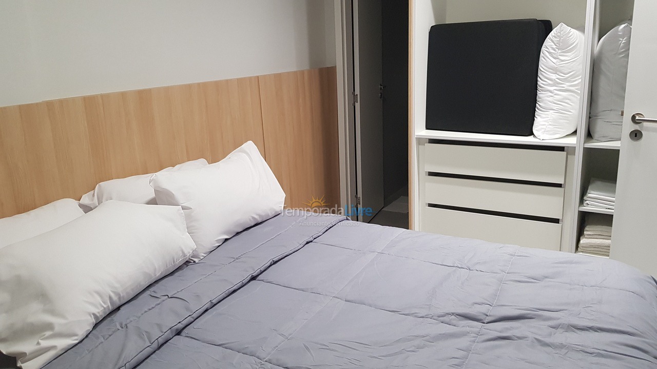 Apartamento para aluguel de temporada em Praia Grande (Praia do Caiçara)
