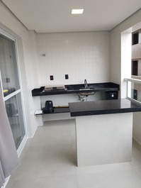 Ap. Alto Padrão Caiçara Próximo a Feirinha e 200 MT da Praia e