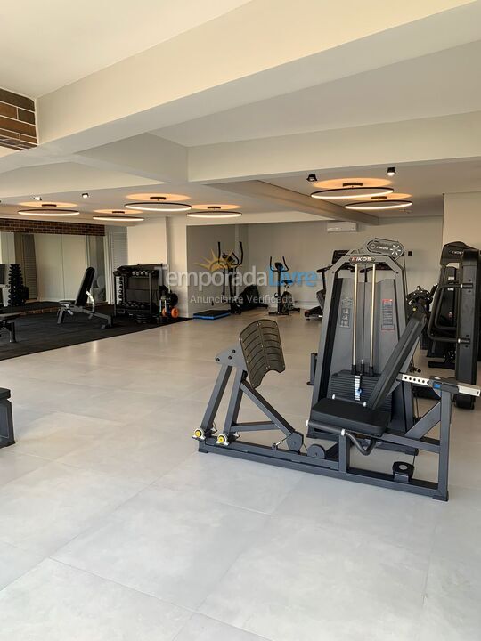 Apartamento para aluguel de temporada em Praia Grande (Praia do Caiçara)