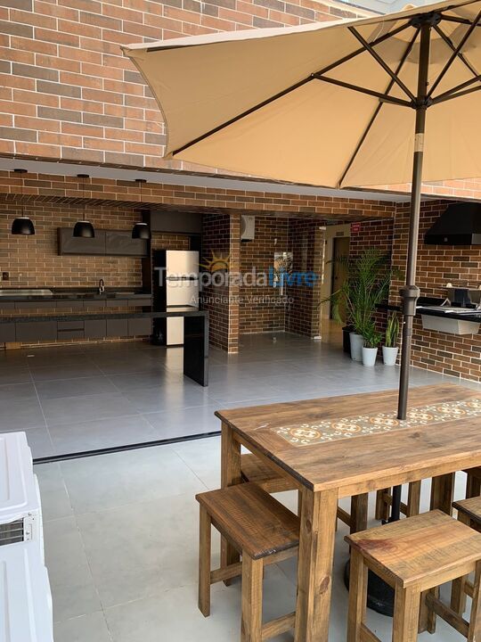 Apartamento para aluguel de temporada em Praia Grande (Praia do Caiçara)