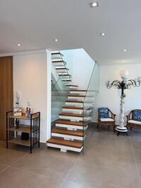 Hermosa casa adosada disponible para alquiler.