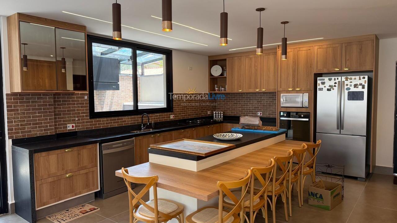 Casa para alquiler de vacaciones em São Sebastião (Juquehy)