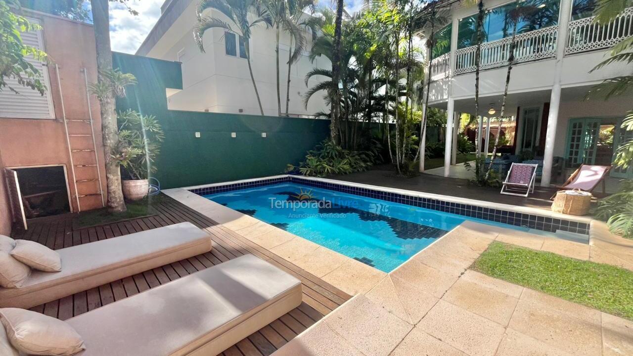 House for vacation rental in São Sebastião (Praia da Baleia)