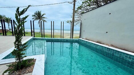 Pensión con piscina, sauna y desayuno.