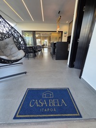 Sobrado Alto padrão com piscina aquecida em Itapoá-SC.