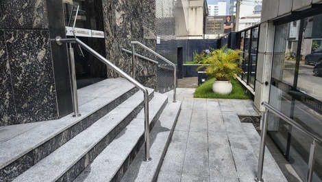 Apartamento en primer piso con vista al mar.