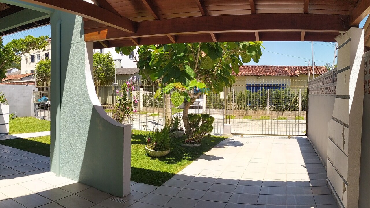 House for vacation rental in Florianopolis (Canasvieiras)